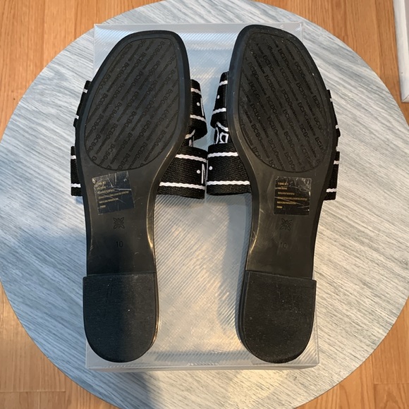 BCBGeneration Women’s Kala Flat Sandals - Picture 3 of 4